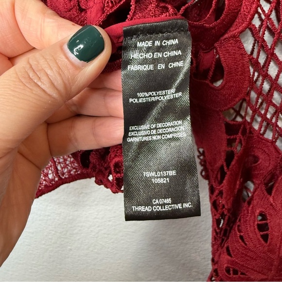 BEBE Red Bloodstone Placement Lace Crochet Women’s Blouse Sz S - Picture 8 of 12